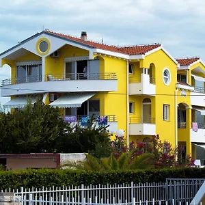 apartments-danijela-1.hotelinzadar.com/