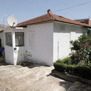 apartment-toncika-trogir.hotels-in-trogir.com/